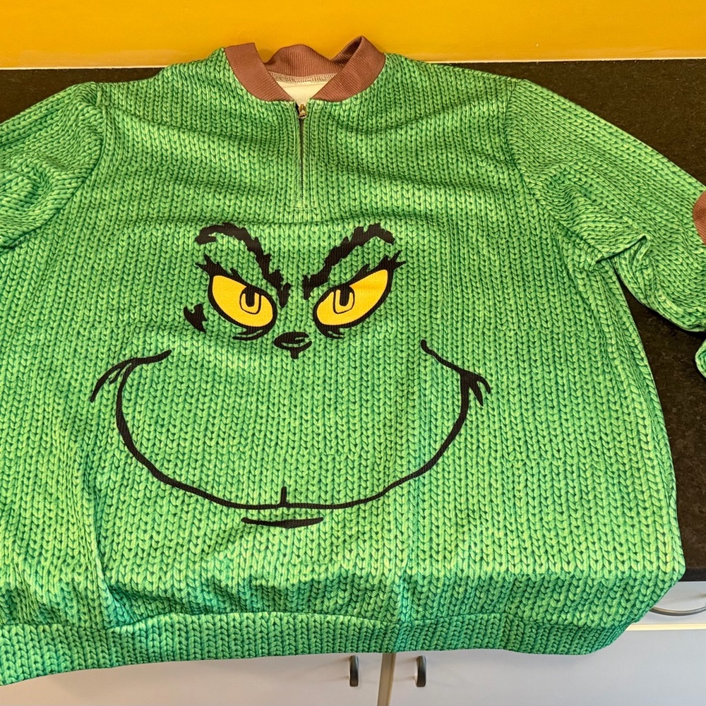 Source Unknown Green Grinch Zip-Up Sweater
